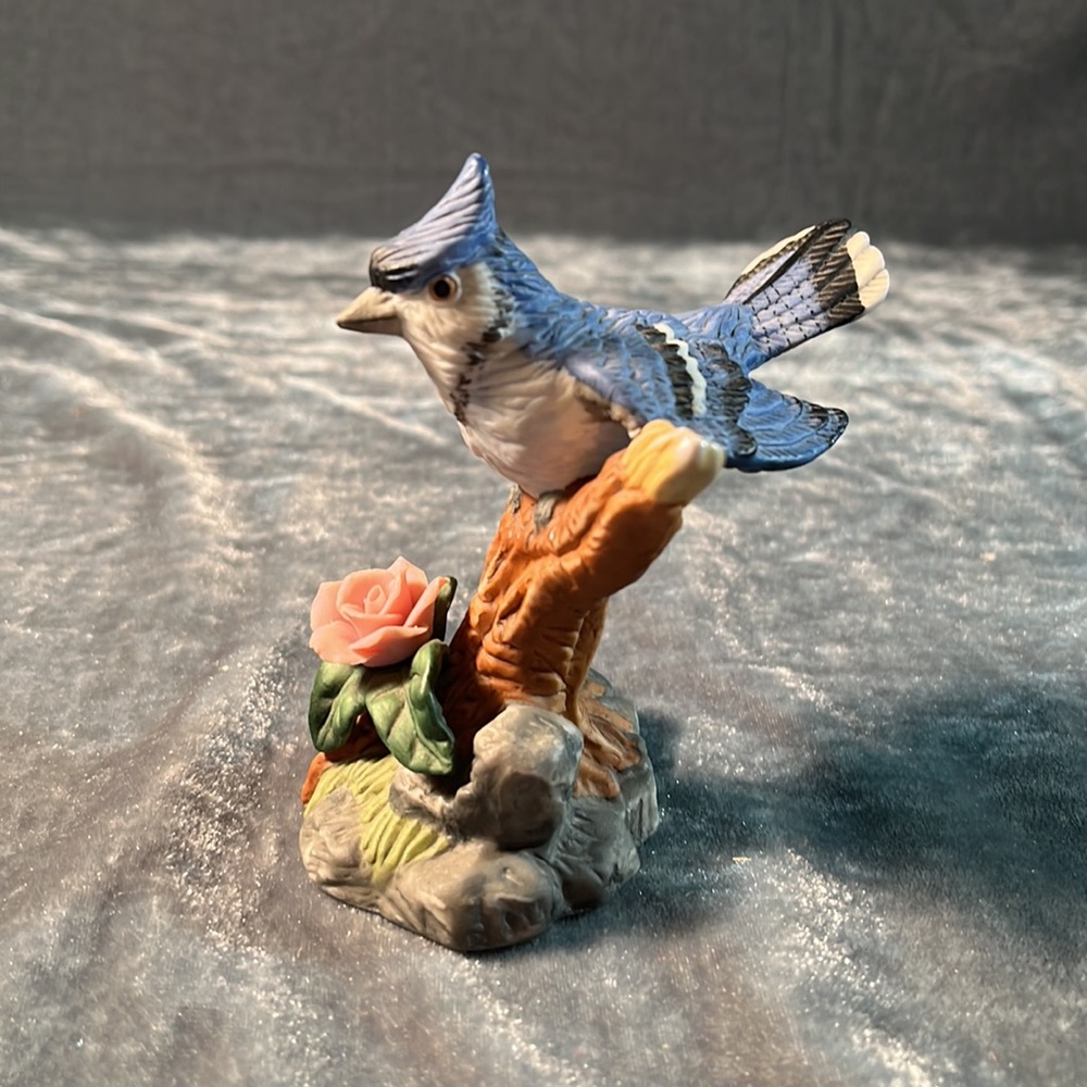 Blue Jay Porcelain Bird Figurine - Picture 3 of 6